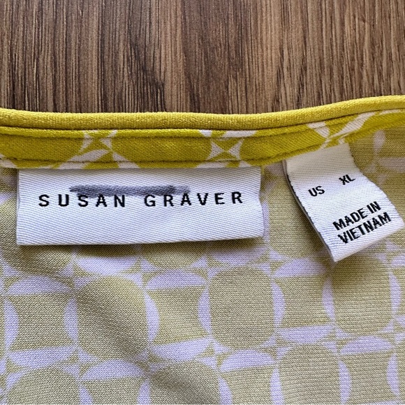 Susan Graver Short Sleeve Printed Blouse XL Yellow Geometric Liquid Knit Shirt - Picture 2 of 8